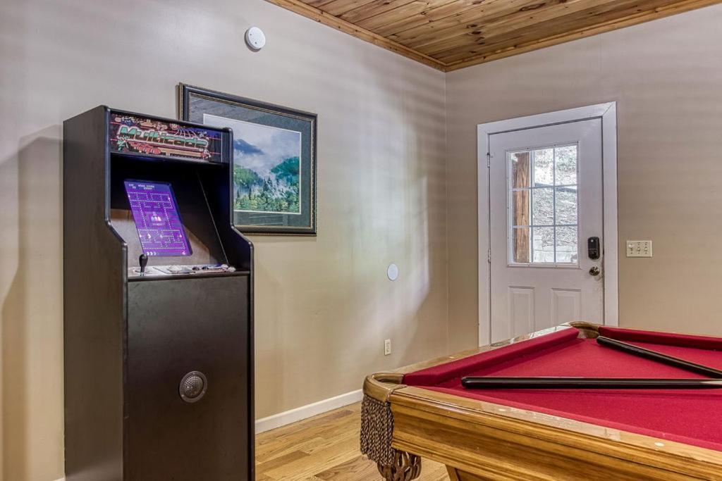 Mountain Tyme, Hot Tub, Pool Table, Game Room, 1089 Free Tickets Each Paid Day, Dollywood And More Sevierville Exterior photo